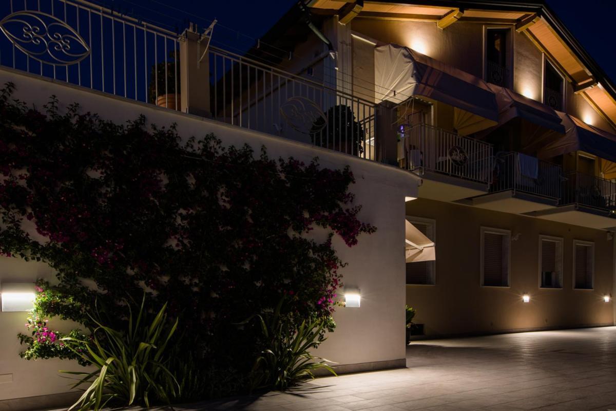 Residence Stella マリーナ・ディ・マッサ エクステリア 写真